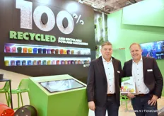 Ronald Nijenhuis and Stefan Lohuis of Kreuwel Plastics. The men put full focus on their 100% recycled pots.